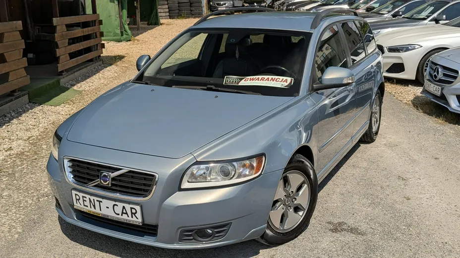 VOLVO V50 -