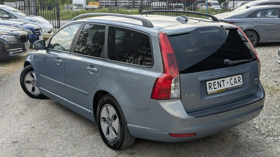 VOLVO V50 -