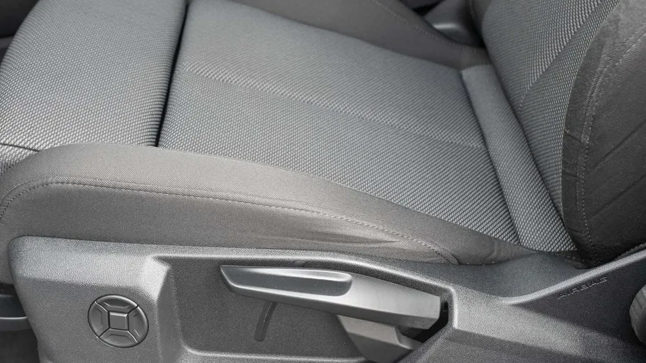 AUDI Q4 e-tron -