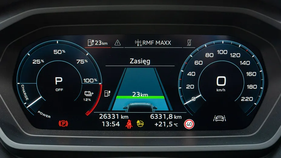 AUDI Q4 e-tron -