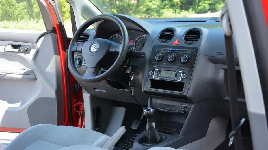 VOLKSWAGEN Caddy -