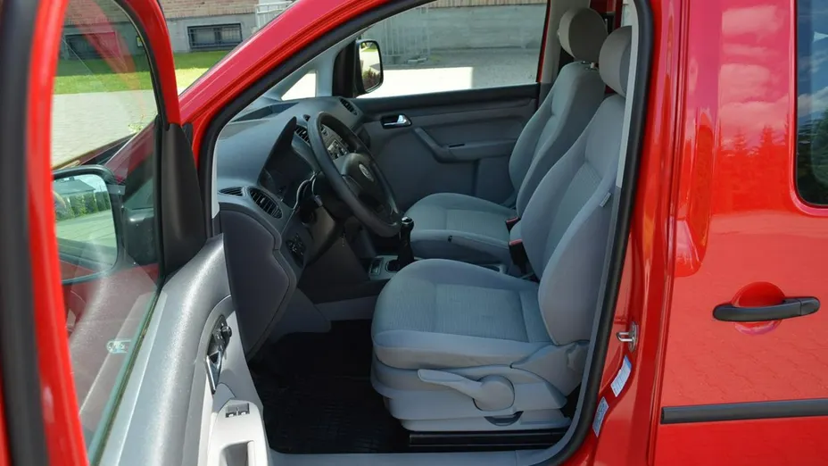 VOLKSWAGEN Caddy -