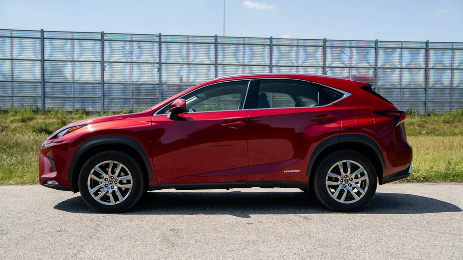 LEXUS NX -