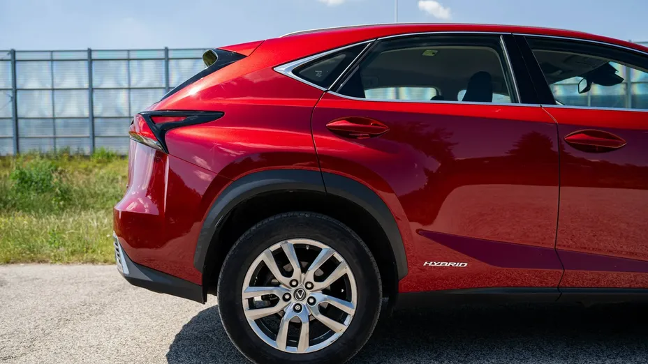 LEXUS NX -