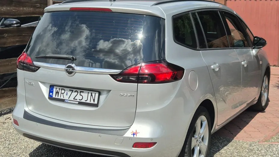OPEL Zafira -