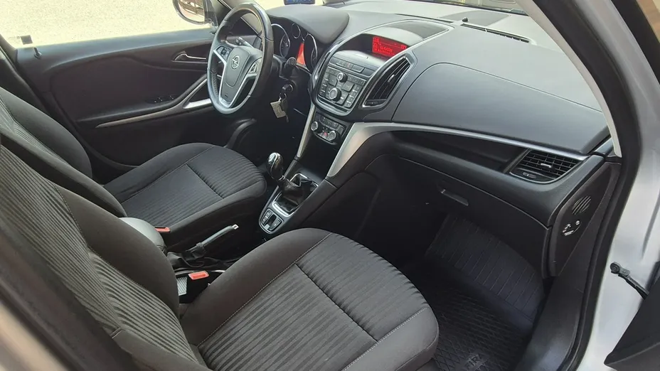 OPEL Zafira -