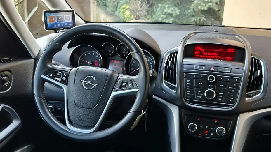 OPEL Zafira -