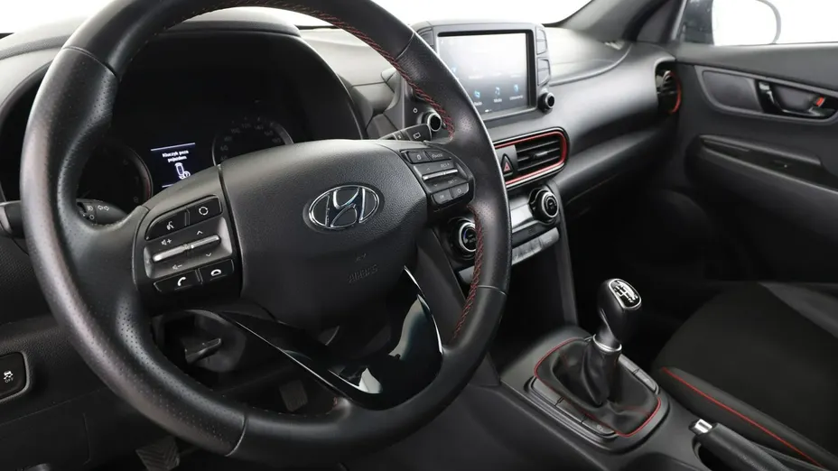 HYUNDAI Kona -