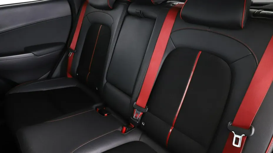 HYUNDAI Kona -
