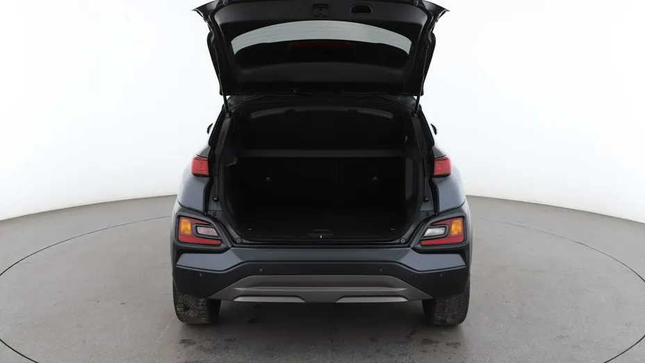 HYUNDAI Kona -