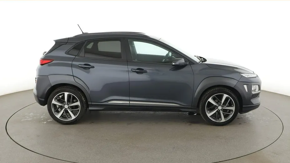 HYUNDAI Kona -