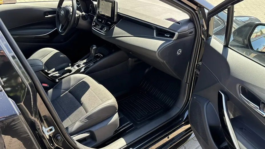 TOYOTA Corolla -