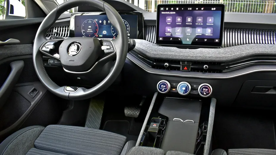 SKODA Superb -