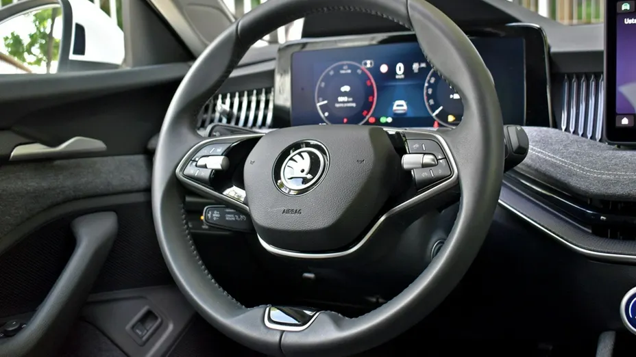 SKODA Superb -