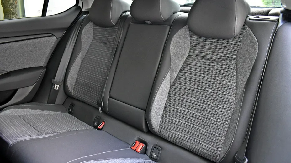 SKODA Superb -