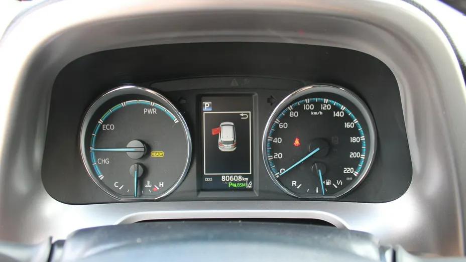 TOYOTA RAV4 -