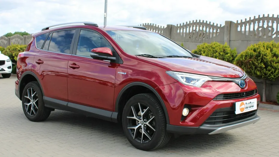 TOYOTA RAV4 -