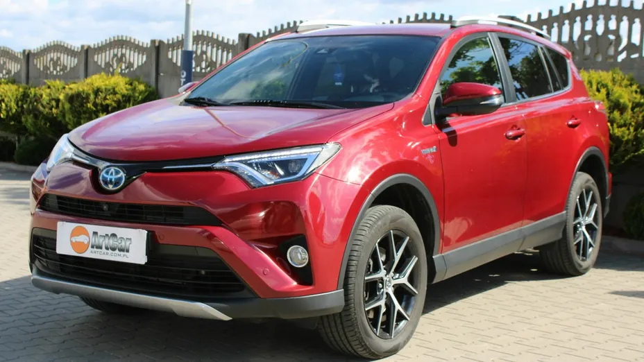 TOYOTA RAV4 -