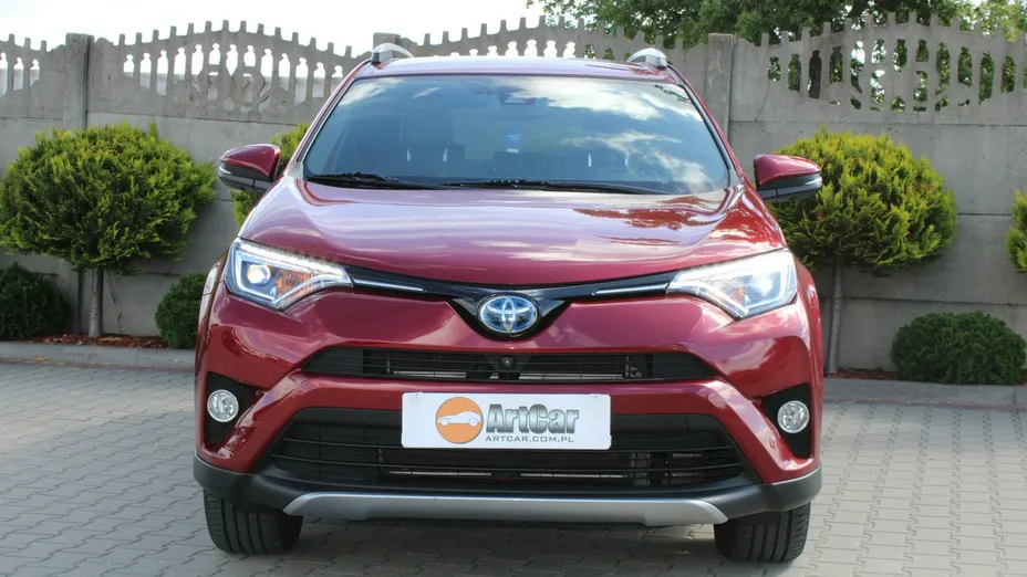 TOYOTA RAV4 -