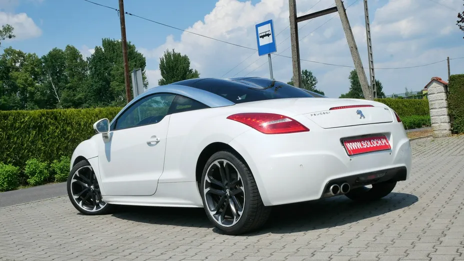 PEUGEOT RCZ -