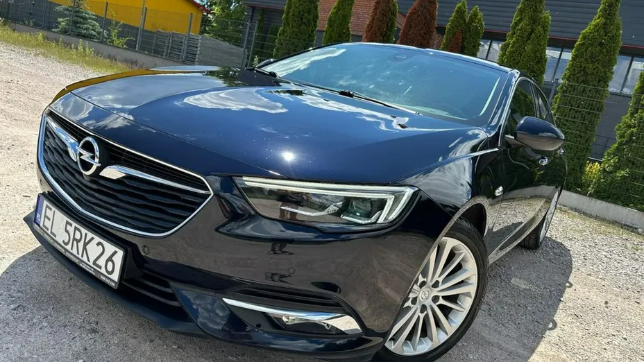OPEL Insignia -