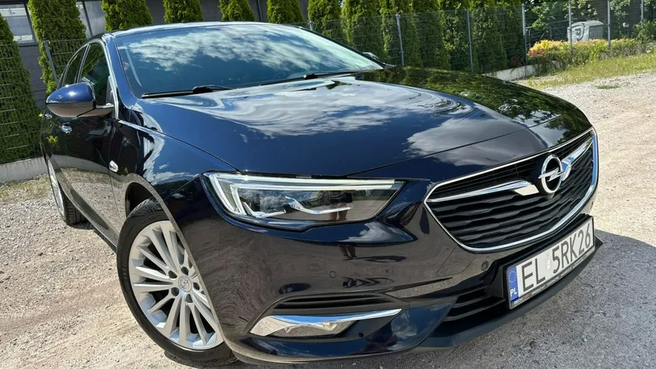 OPEL Insignia -