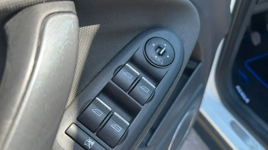 FORD Kuga -