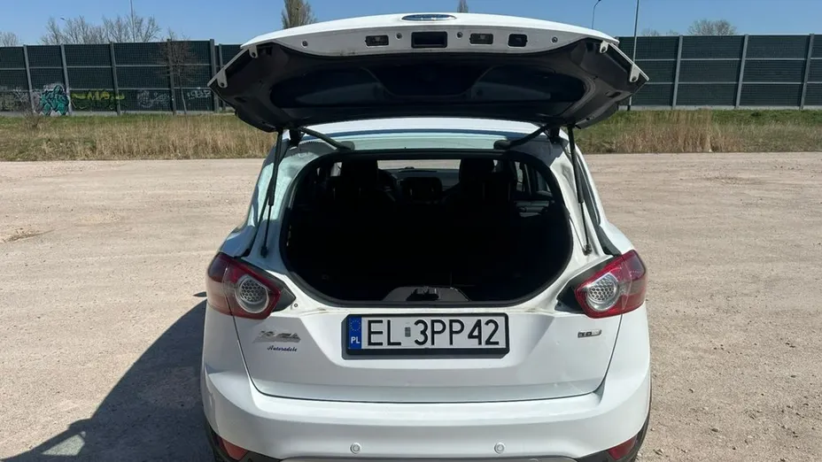 FORD Kuga -