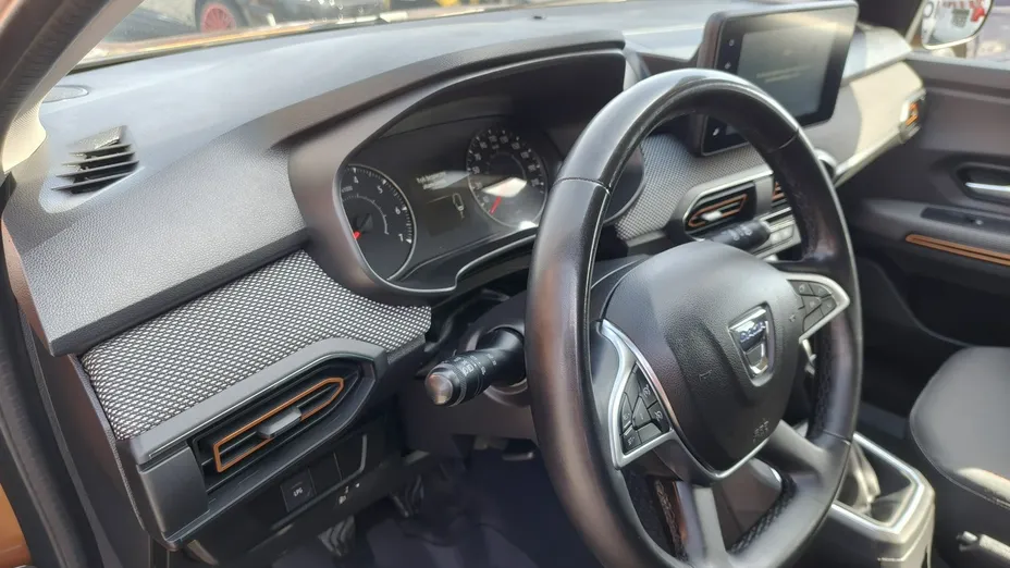 DACIA Sandero -