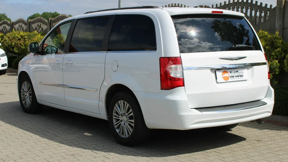 CHRYSLER Town & Country -