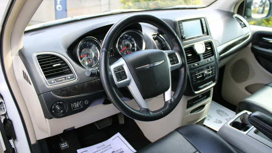 CHRYSLER Town & Country -