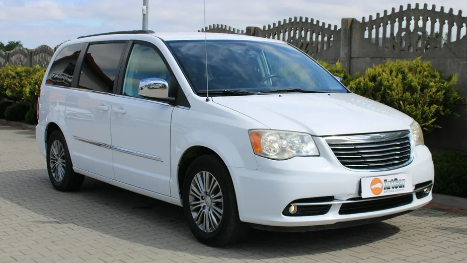 CHRYSLER Town & Country -