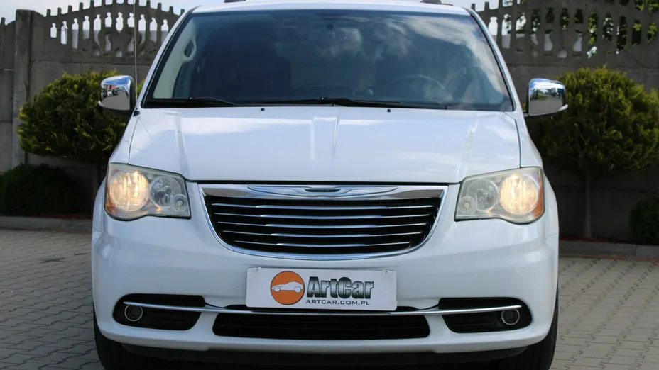 CHRYSLER Town & Country -