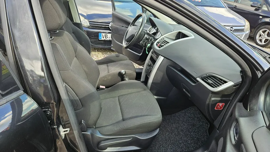 PEUGEOT 207 -