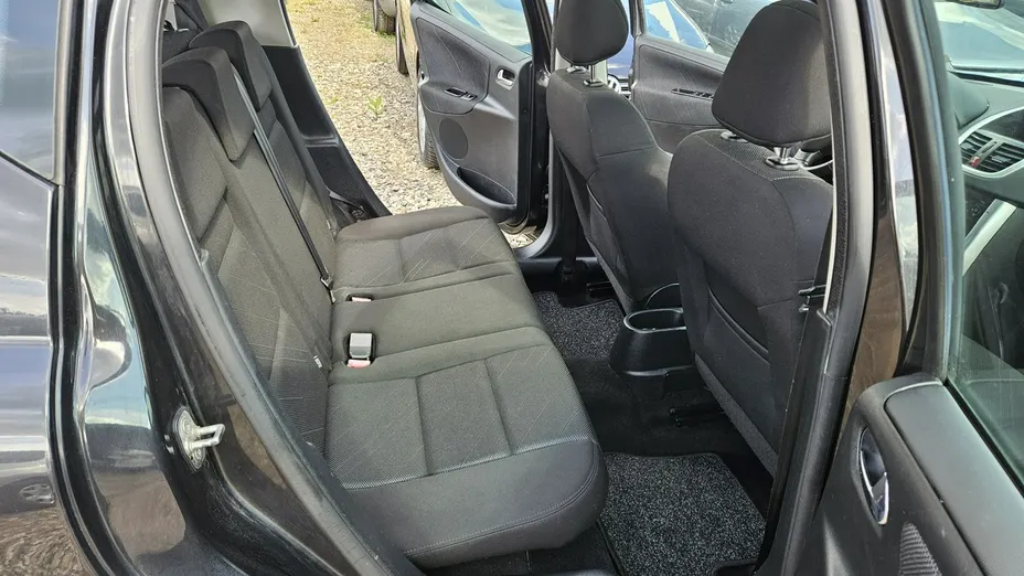 PEUGEOT 207 -