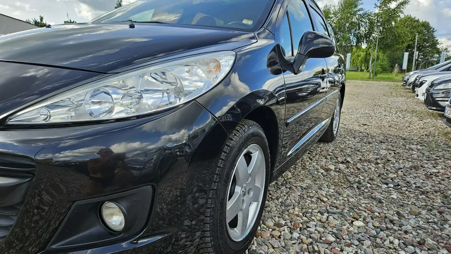 PEUGEOT 207 -