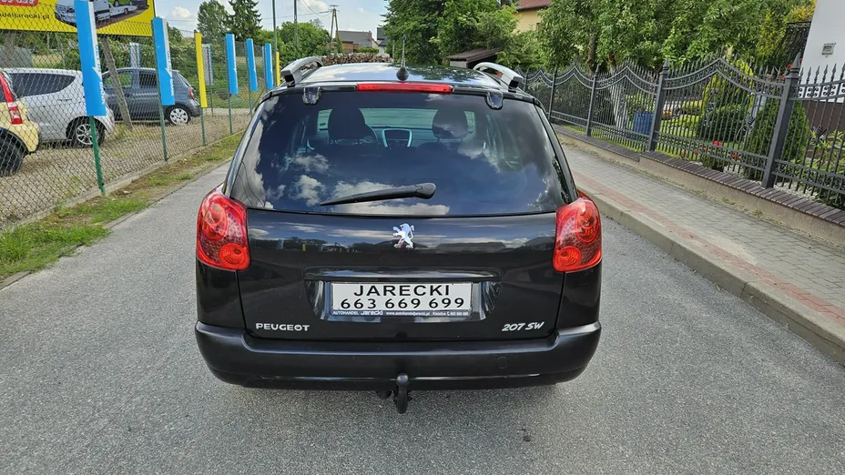 PEUGEOT 207 -