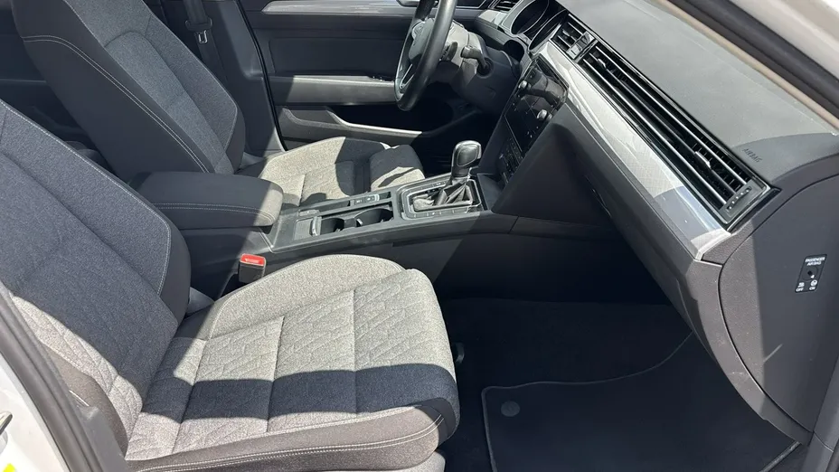 VOLKSWAGEN Passat -
