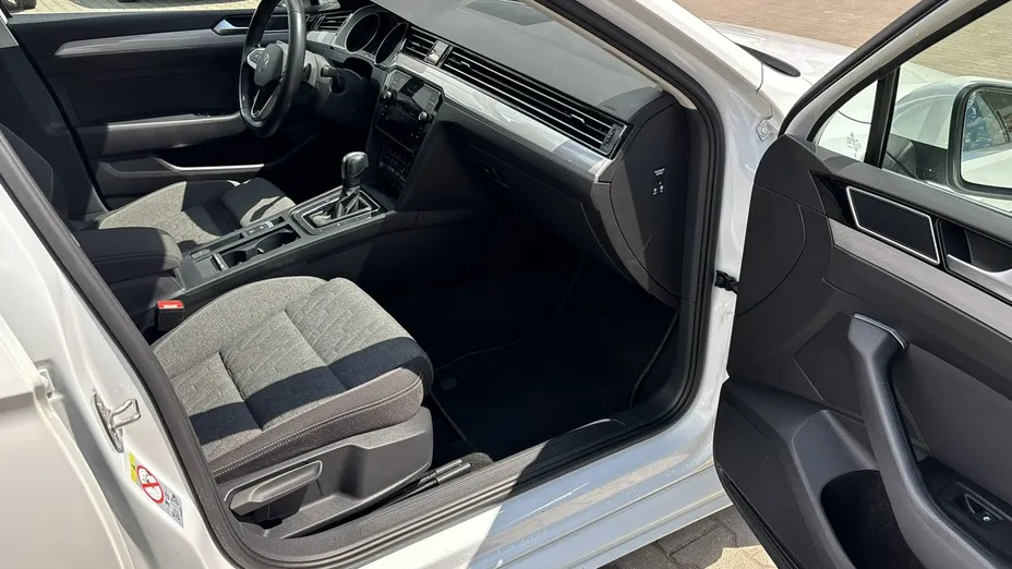 VOLKSWAGEN Passat -