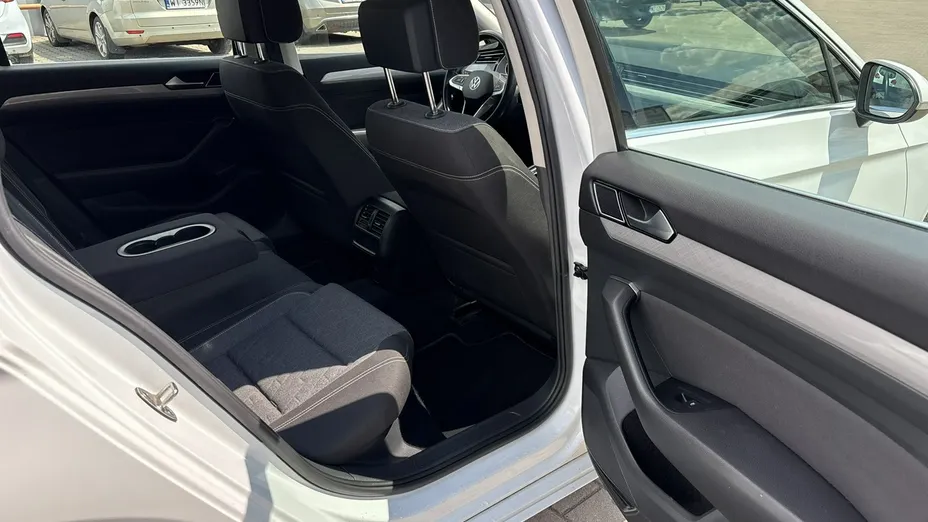 VOLKSWAGEN Passat -