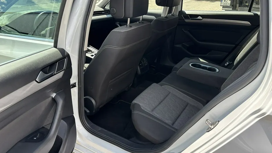 VOLKSWAGEN Passat -