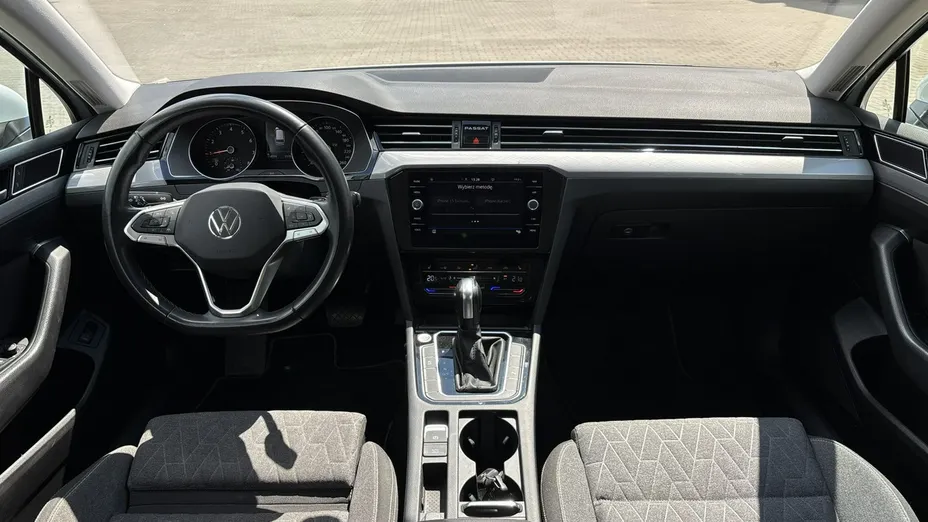 VOLKSWAGEN Passat -