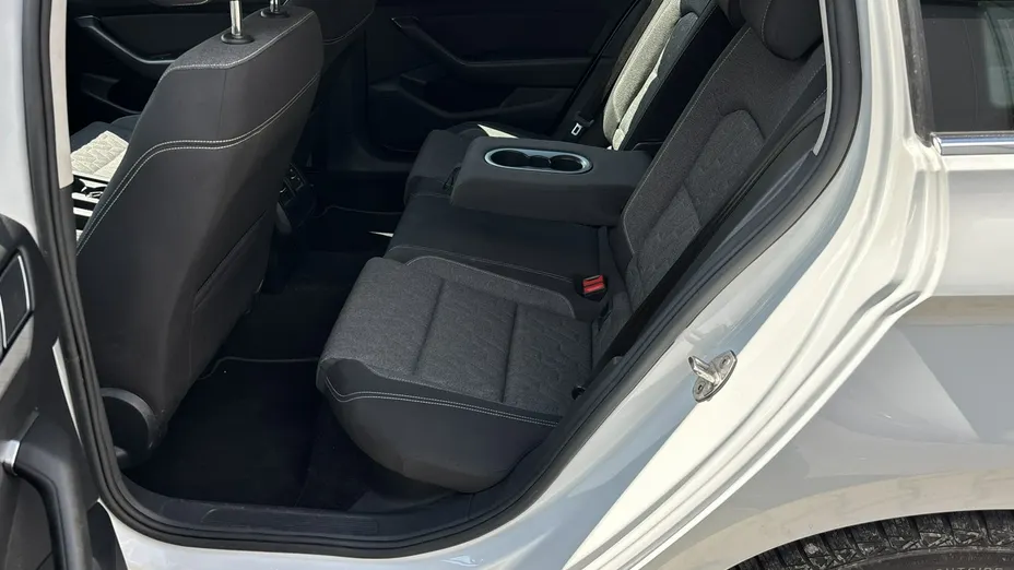 VOLKSWAGEN Passat -