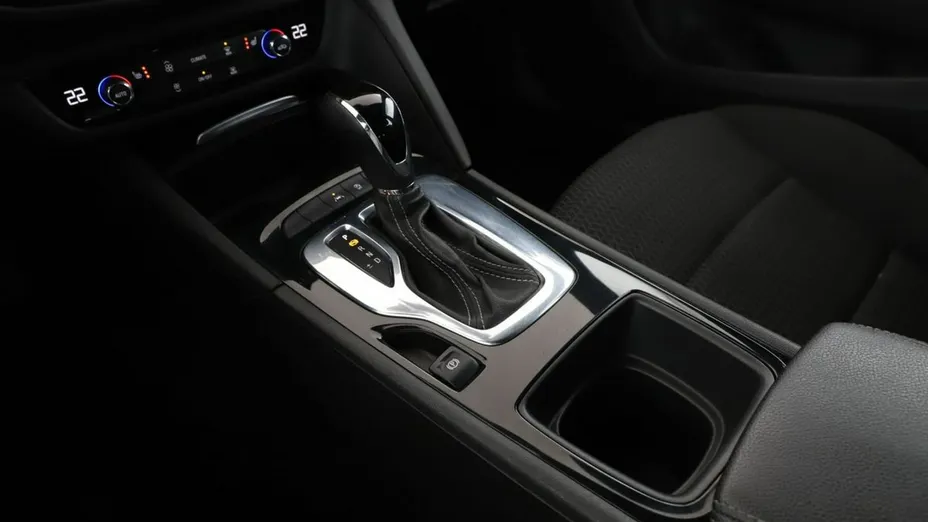 OPEL Insignia -