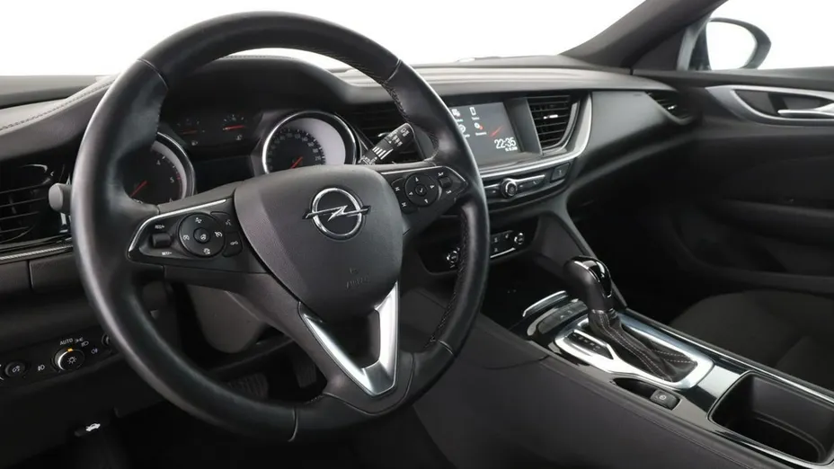 OPEL Insignia -
