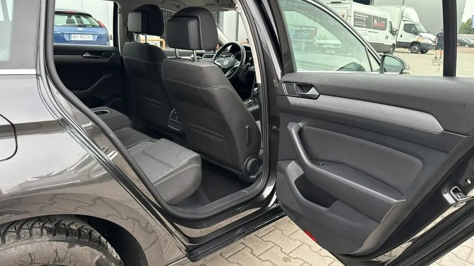VOLKSWAGEN Passat -