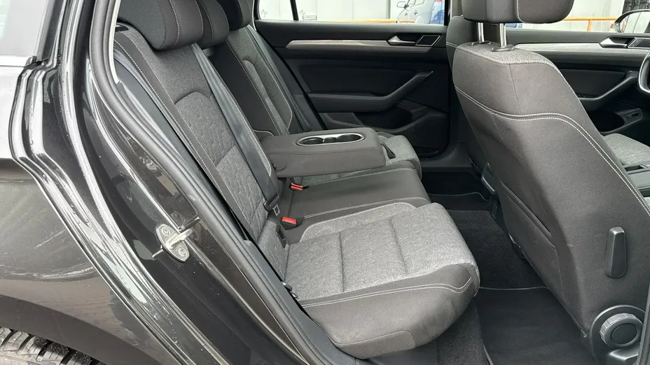 VOLKSWAGEN Passat -