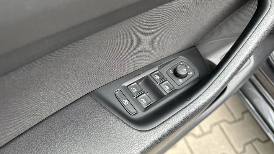 VOLKSWAGEN Passat -
