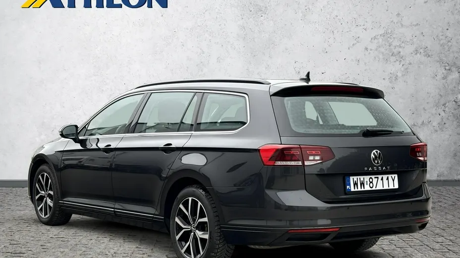 VOLKSWAGEN Passat -
