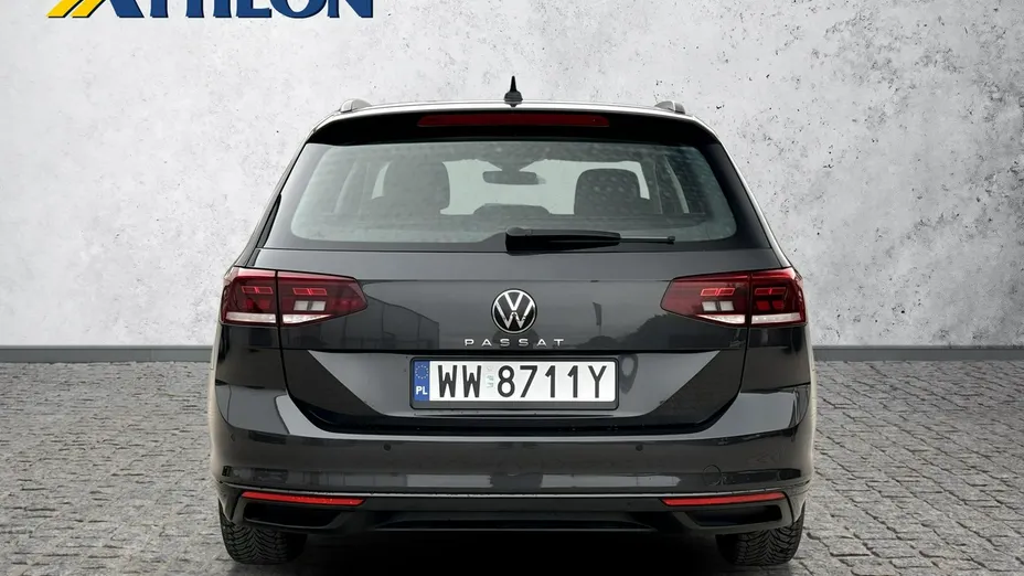 VOLKSWAGEN Passat -
